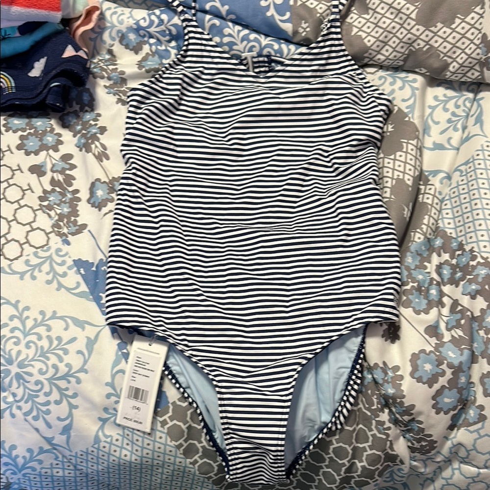 NWT Vineyard Vines Striped Black and White Swimsuit
